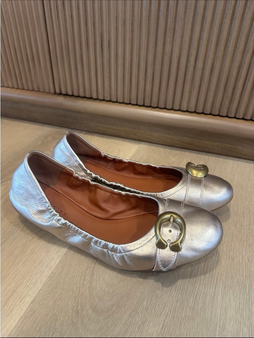 COACH STANTON BUCKLE
FLAT - CHAMPAGNE size 10 Metallic Gold Leather Ballet Flats - Picture 9 of 9